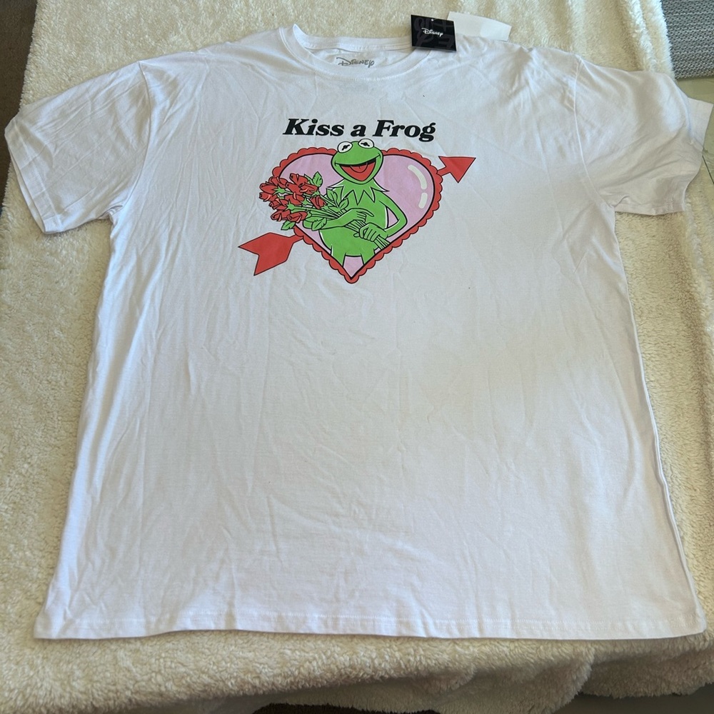 White 'Kiss a Frog'  T-Shirt